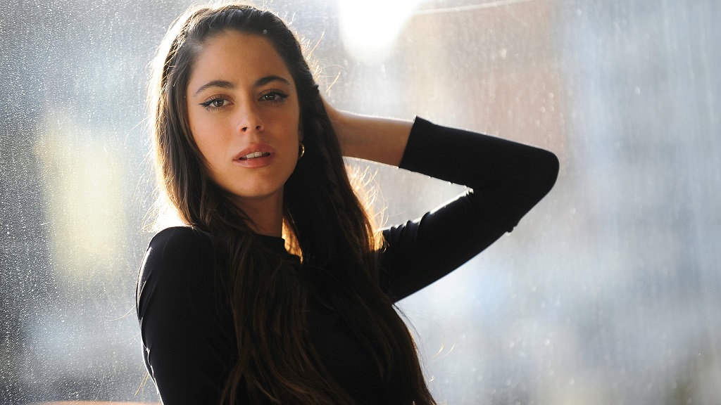 阿根廷才女tini新单来袭,深情演绎催人泪下